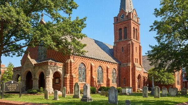 St. Anne's Episcopal Church in Annapolis, Maryland, a historic nearby attraction.